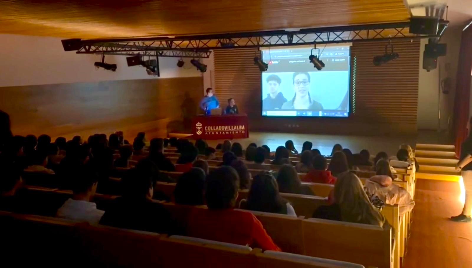 2024 04 16 Un momento durante el desarrollo de una de las jornadas dirigida a estudiantes de Educación Secundaria