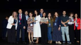 Foto de grupo de los representantes del HUGV asistentes al acto de entrega de los Premios Top 20