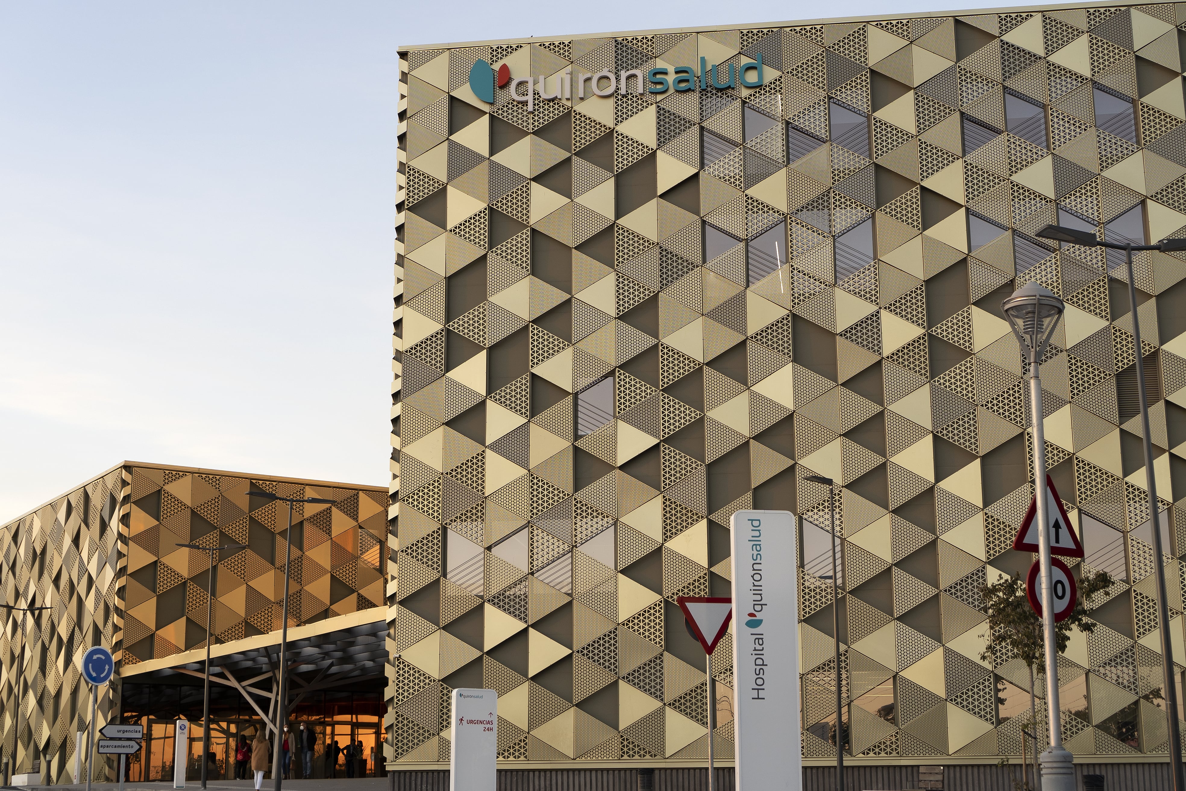 FACHADA HOSPITAL 10-1
