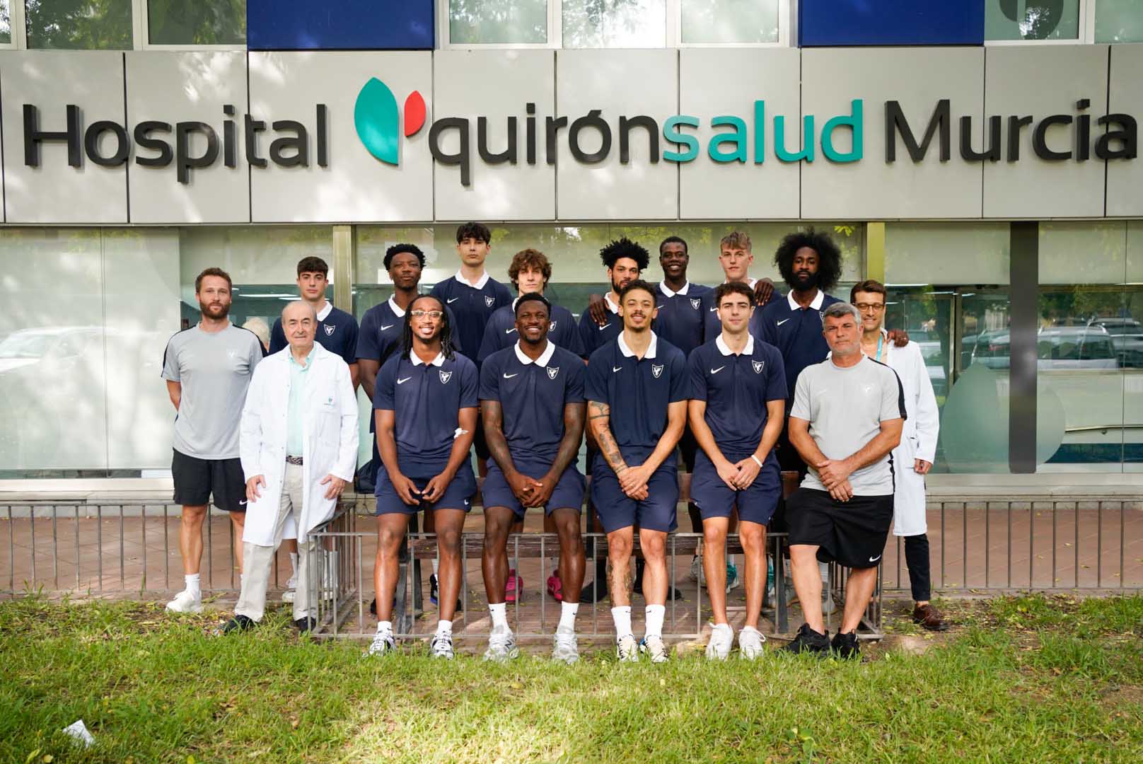 El auipo de Basket UCAM Murcia se realiza sus chequeos previos a la temporada en Quirónsalud Murcia