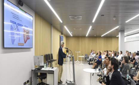 REDUX 1 - El dr. Ángel Cotorro en una ponencia durante el STMS World Congress de medicina del Tenis