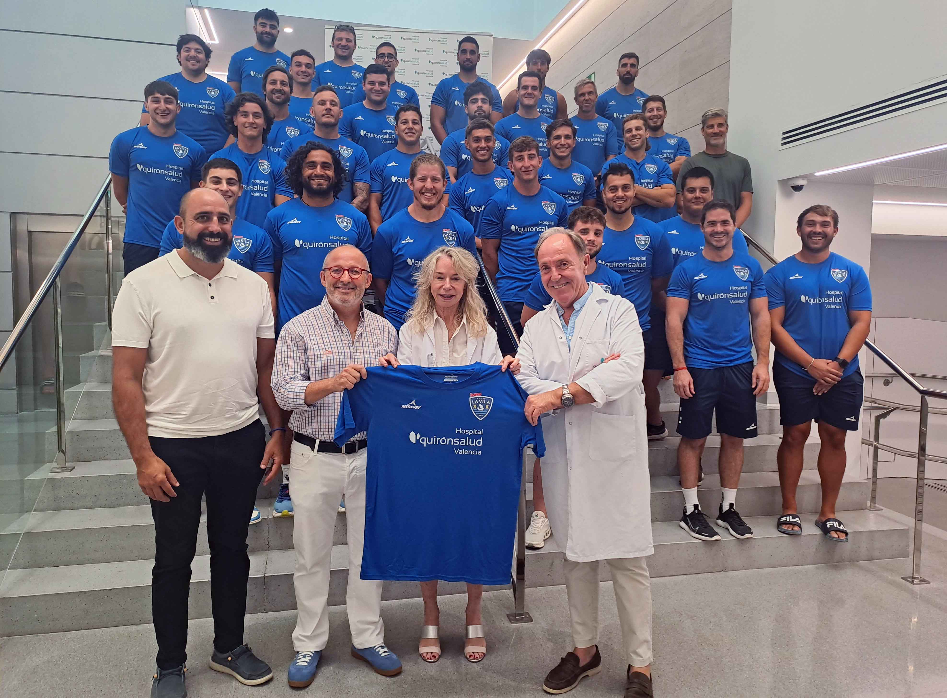 El Equipo De Rugby Huesitos La Vila en el Centro Médico Quirónsalud Mercado de Colón