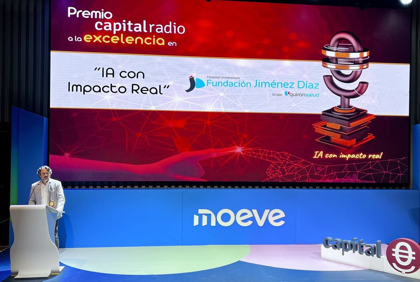 Dr. Arcos en un momento de su intervención