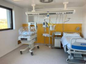 2021 11 12 Habitación de ingreso conjunto madre-hijo de la Unidad Neonatal del HUGV
