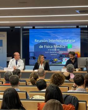 2024 03 25 Marta G. Camí, gerente del HURJC, inauguró la jornada junto a los doctore