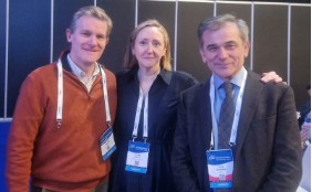 Dres. J. Sevilla y C. Booth junto al Prof. J. Bueren, investigadores clínicos del ensayo del que procede la terapia