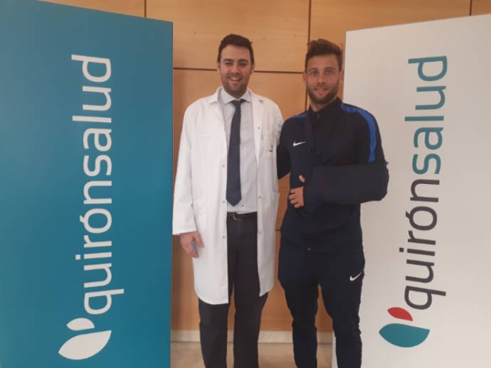 Dr. Gómez Garrido con Rubén Moreno, del CD Toledo