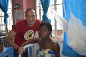 paciente tiroide sierra leona con césar ramírez despues de ser operada