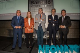 simposio pediatría inauguración (de izq a dcha. navarro, yeves, baca, urda y cantos)