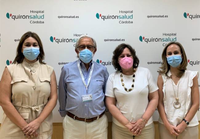 De izquierda a derecha, Claudia Medina, Joaquín Gómez Vázquez, Carmen de la Cámara Moraño, y Lourdes de la Bastida.