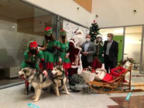 Visita de Papá Noel al Hospital Quirónsalud Málaga 4