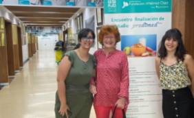 La Dra. Vázquez y dos nutricionistas implicadas en el estudio en el acto de despedida de los voluntarios de los Hospitales de Quirónsalud integrados en el Sermas