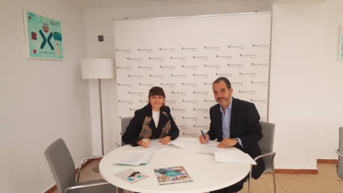 Gerson Morales, gerente de Quirónsalud Alicante, y Carmen Burgos, directora del centro Santa Teresa de Jesús