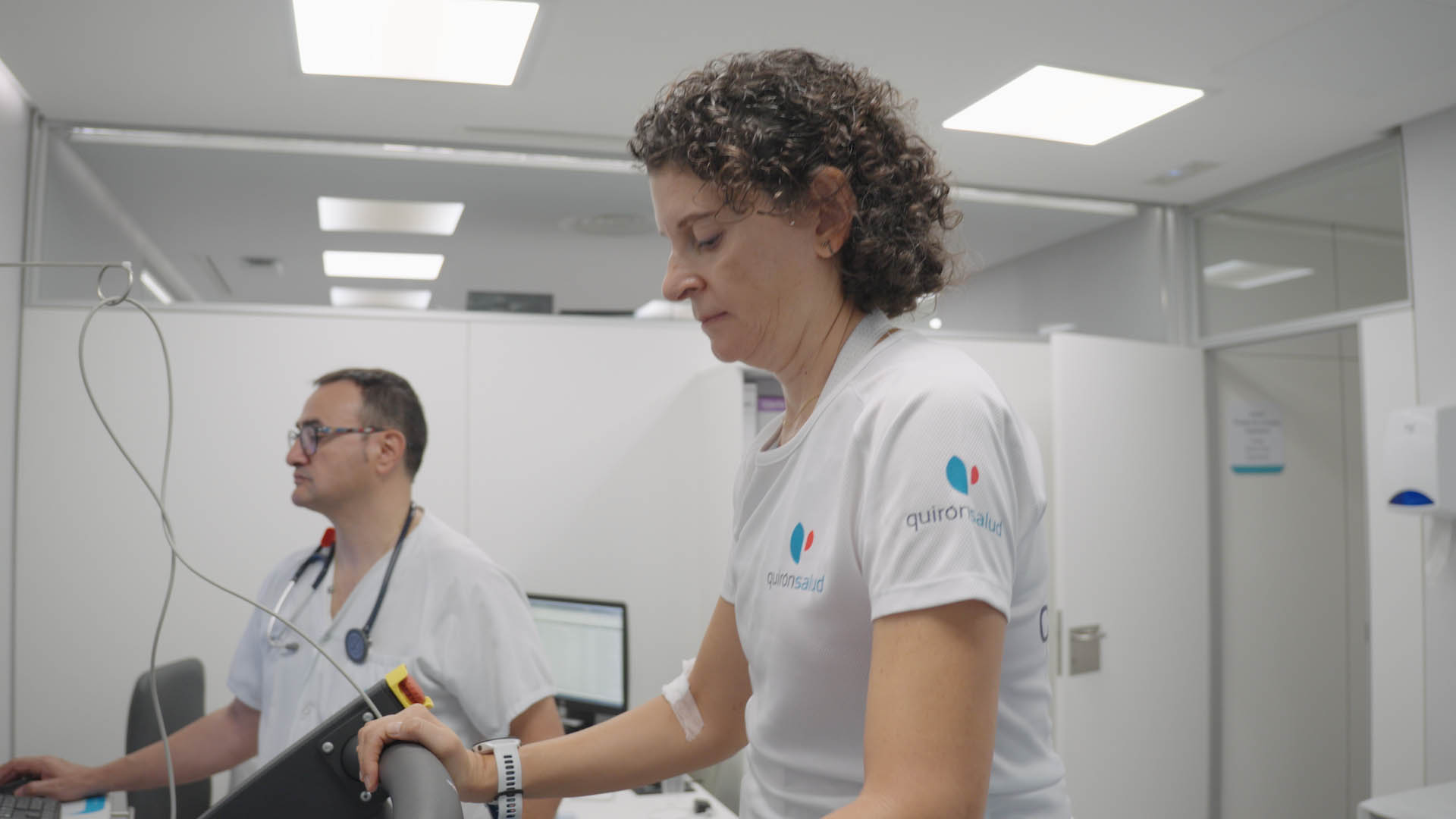 Mapi Morón durante su reconocimiento en Quirónsalud Alicante