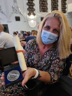 Mayte Castelló Directora de Enfermería recoge el premio de Desafío Ártico