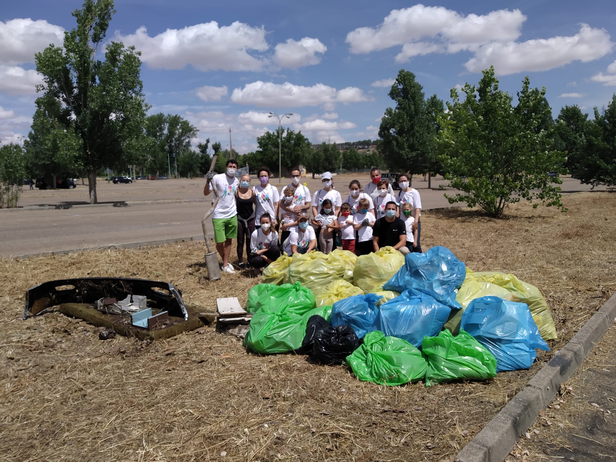 Lucha-contra-basuraleza-equipo-Quironsalud-Toledo