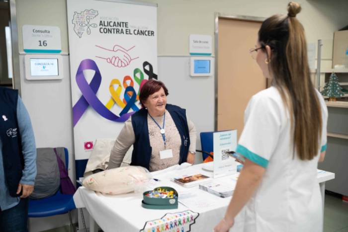 Encuentro de la Asociaciones de pacientes con el personal de quirónsalud torrevieja