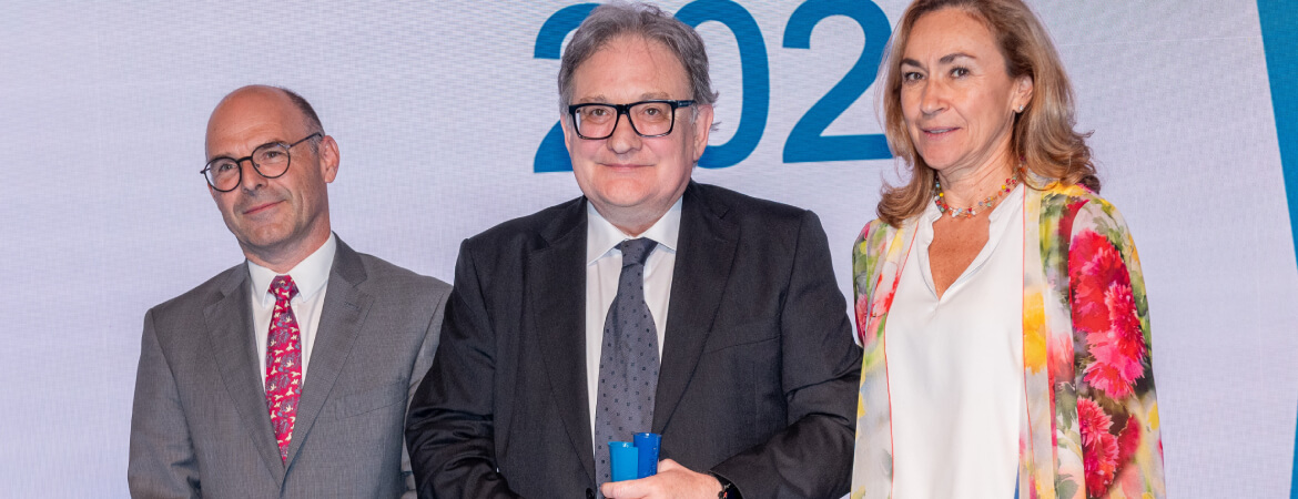 raul-muñiz-premio-centro-privado-referencia-2026-husc
