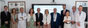 De izda. a dcha, Manzanares, la Dra. Leal, el Dr. García Olmo, Schettini, Zamora, Posada, el Dr. Cenjor, el Dr. Rodríguez, la Dra. Ayuso, el Dr. Ybáñez y el Dr. García-Foncillas
