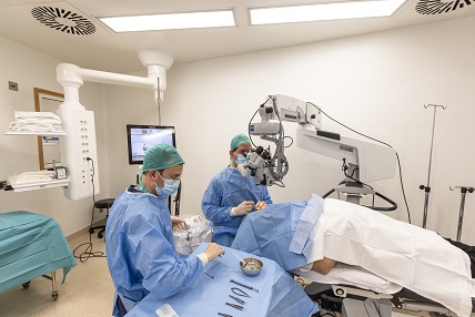 Quirófano Instituto Oftalmológico Quirónsalud A Coruña web