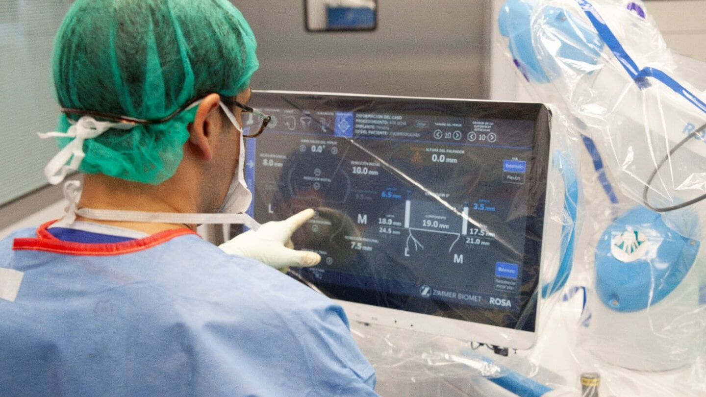 intervenciones-protesis-rodilla-asistidas-robot-rosa