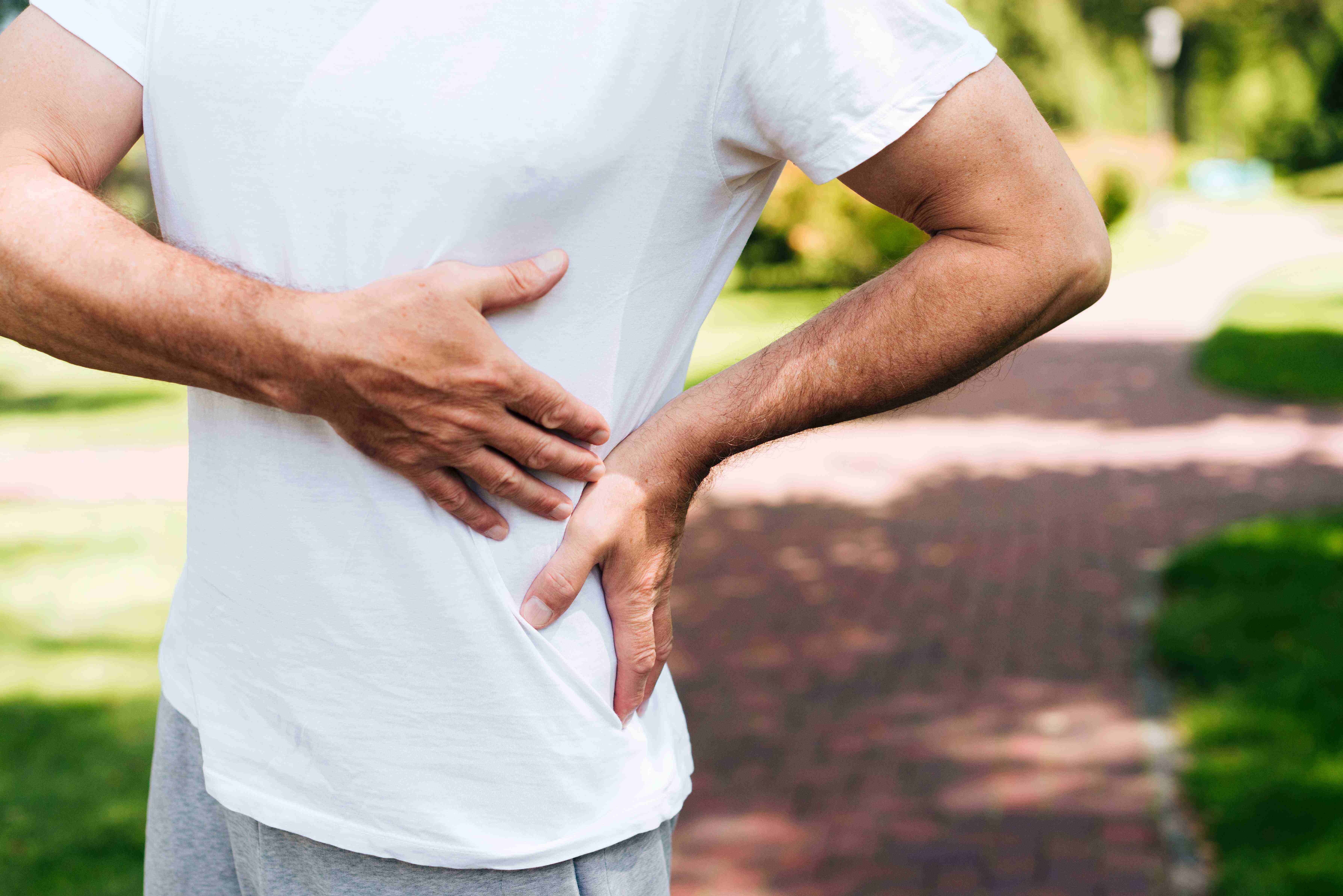 close-up-old-man-experiencing-pain-compressed_11zon