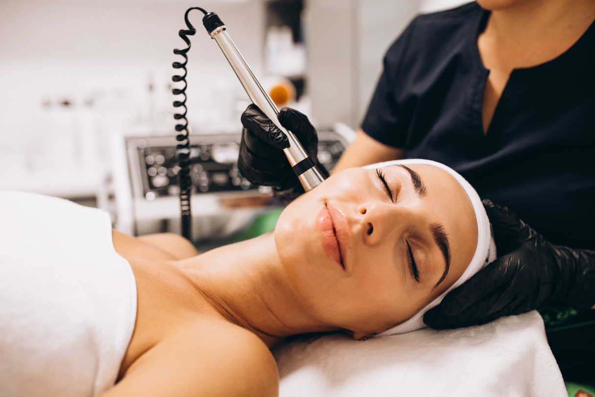 woman-making-beauty-procedures-beauty-salon (1)