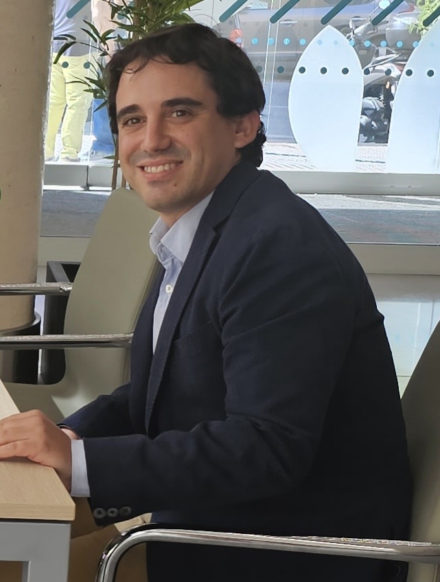 Dr. José Manuel Sandoval, Oftalmología QS Málaga
