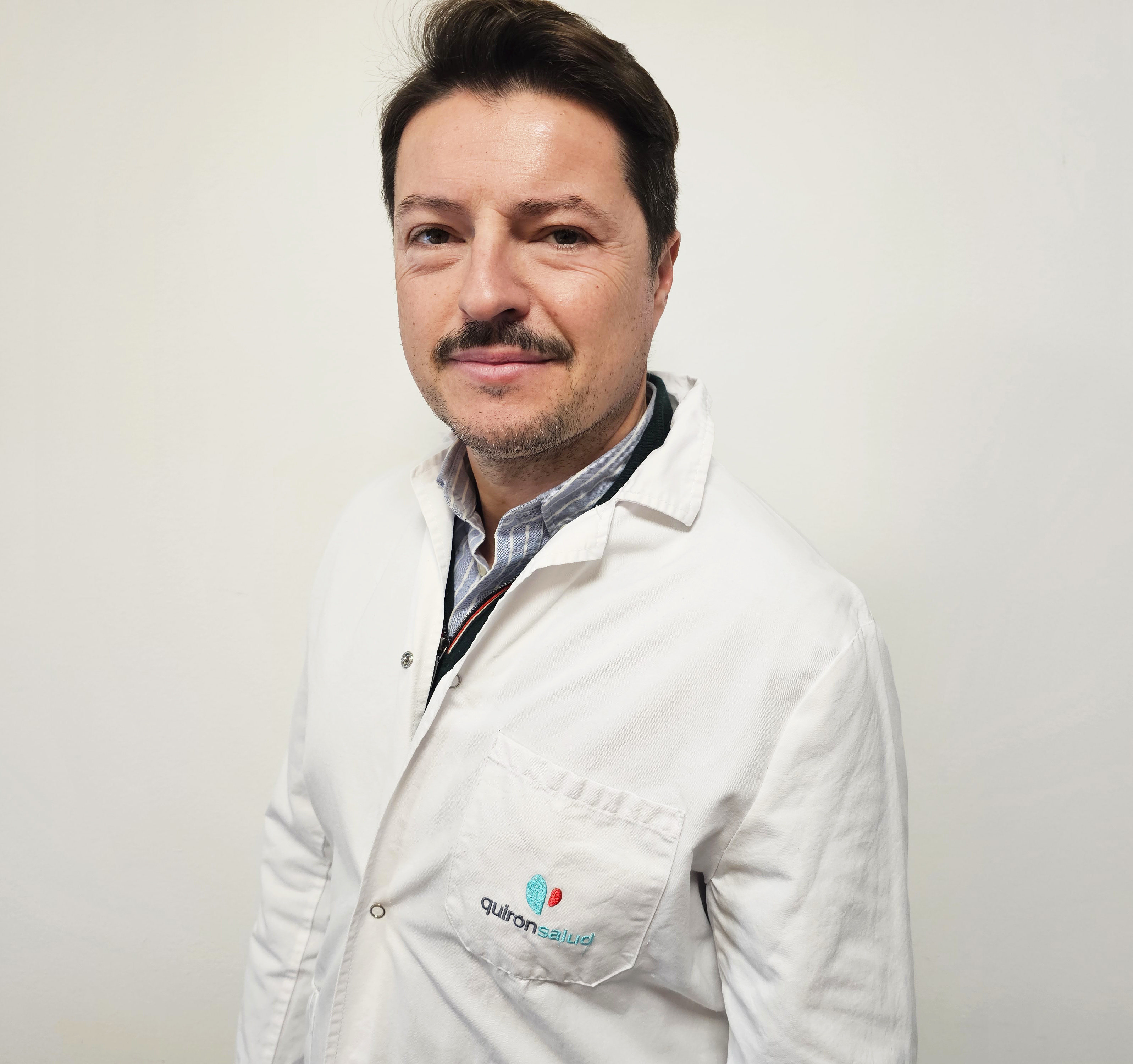DR. IVÁN VILLAR - DERMATOLOGÍA ESTÉTICA QS MÁLAGA cuadrada