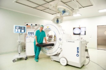 Hospital Quirónsalud Barcelona. Escáner intraoperatorio Oarm