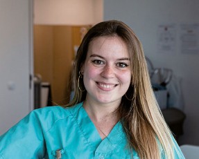 Julia Lligades Enfermera Hospital Quirónsalud Barcelona