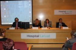 Dr. Gonzalo Bartolomé, Teresa Pacheco, Esther Estepa y el Dr. Manuel Albi