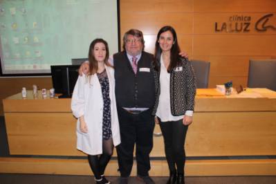 Dra. María Luisa de Mingo, Dr. José Luis Pedreira y Pilar Botella antes de empezar el taller