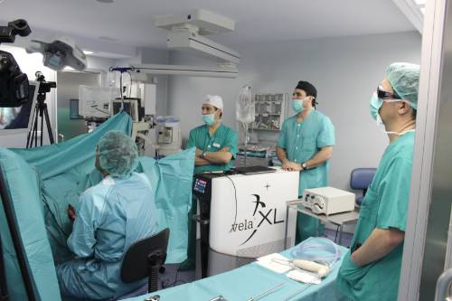 El Dr. Romero-Otero durante una de las intervenciones