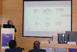 Dr. Fernando Carceller durante su intervención