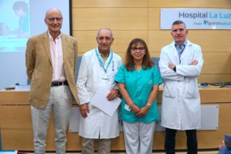Los doctores Jesús Cisneros, Carlos Durán, la enfermera Margarita Poma y el doctor Christian Garriga Braun.