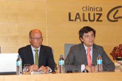 Ramón Berra de Unamuno (Director General del Grupo Sanyres) y Dr. Gonzalo Bartolomé (Director del Hospital La Luz)