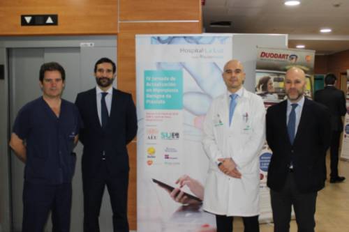 Los organizadores de la IV Jornada con el Dr. Ignacio Maestre, Subdirector Médico del Hospital La Luz