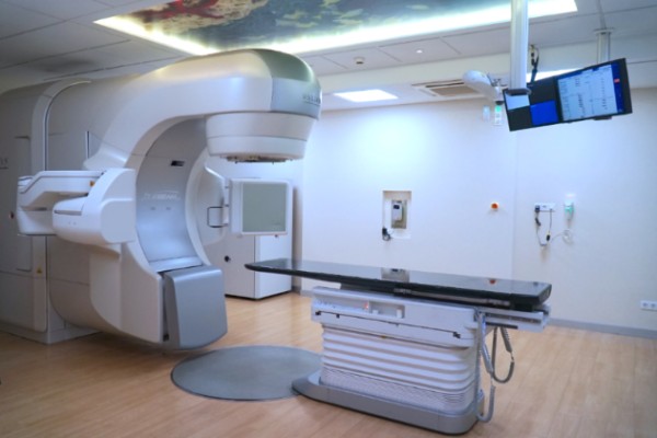 Foto Acelerador_Radioterapia 2023