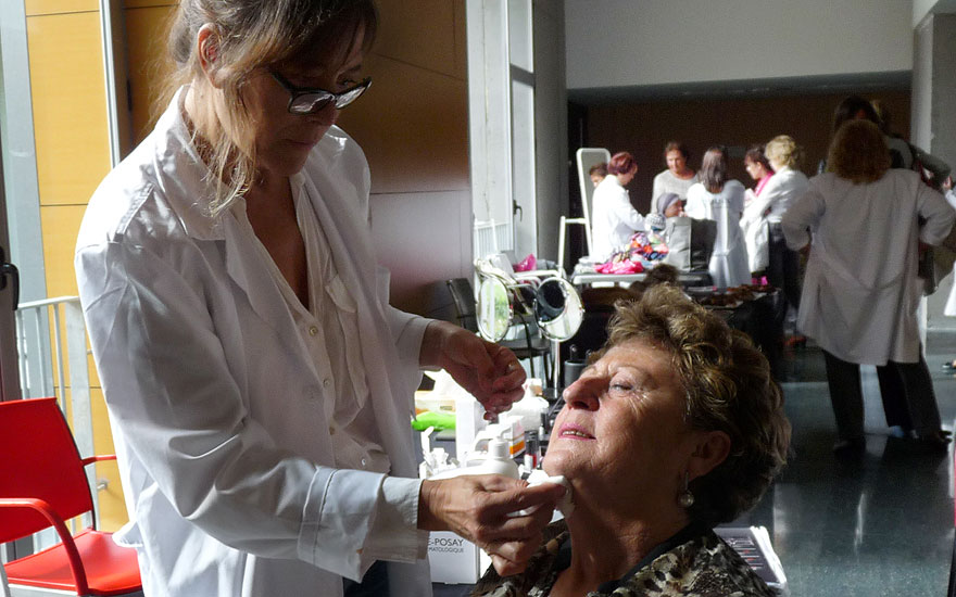 dia_cancer_mama_taller_maquillaje