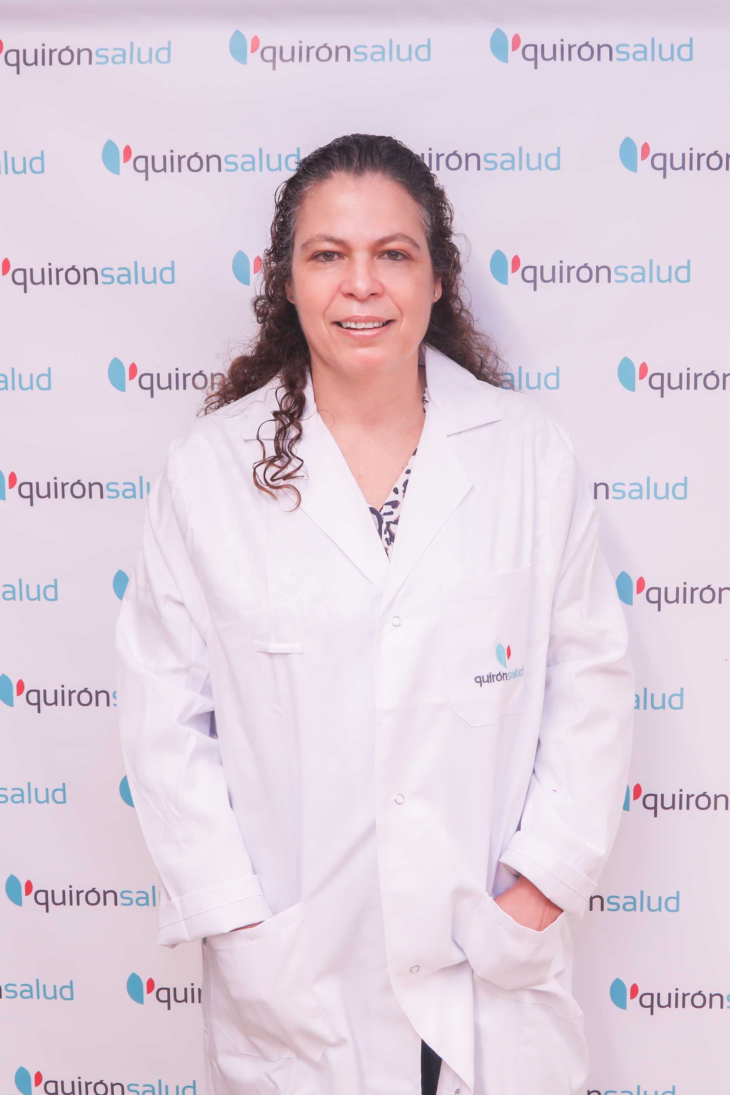 Dra. Lucía Almeida, ginecóloga especialista en cirugía de mama Quirónsalud Tenerife
