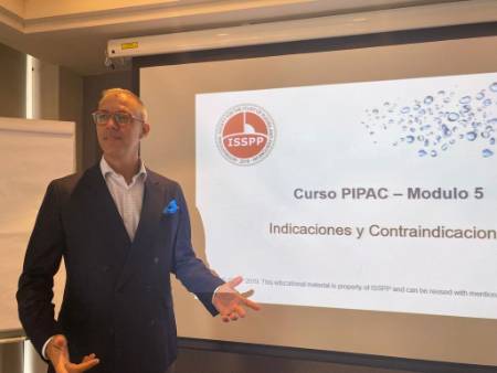 Dr Pérez Álvarez durante el cruso de acreditación PIPAC (3)