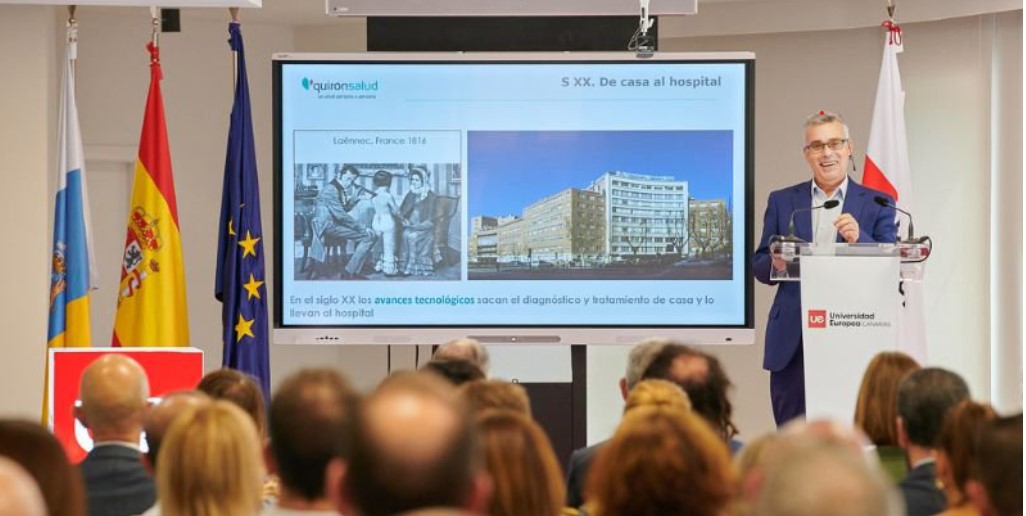 Angel Blanco inaugurando curos académico U Europea Canarias.