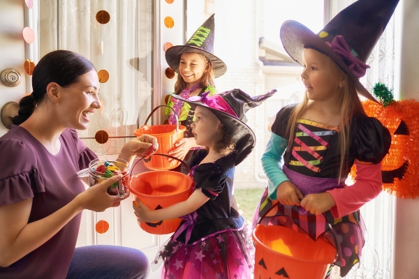 Niñas disfrazadas en Halloween