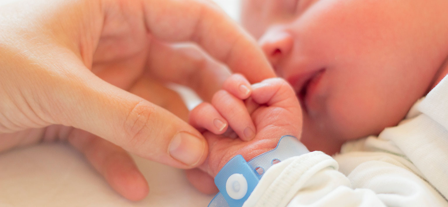 Visitas al recién nacido? Protocolo para cuidar al bebé (y a la mamá  también)