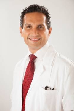 El doctor Amir Tarighpeyma