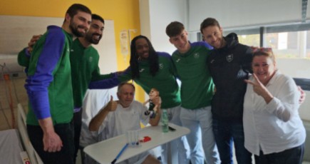 visita jugadores unicaja baloncesto adulto