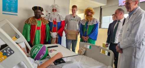 visita reyes y jugador unicaja alberto díaz quirónsalud 1