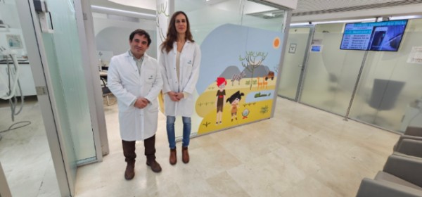 Dres. Sandoval e Ibáñez en consulta Oftalmología Infantil