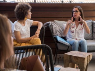 Charla "El aborto: casos, soluciones, normalización